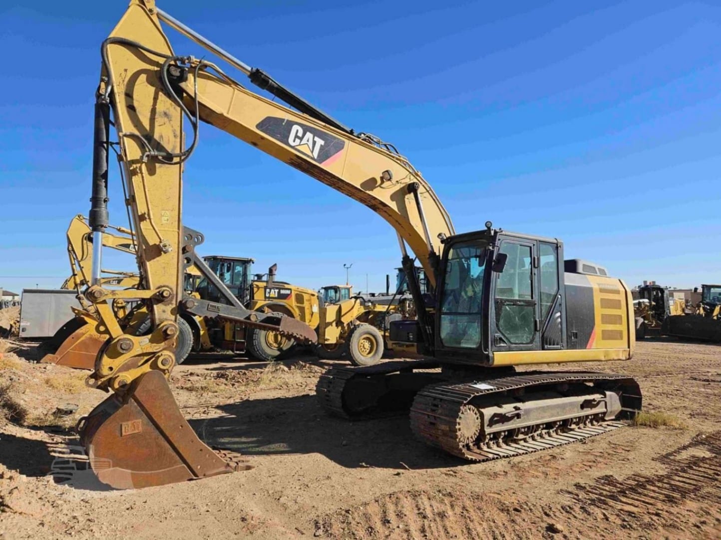 2013 Caterpillar 320EL Excavators for sale in El Paso, TX - primary listing photo of 8