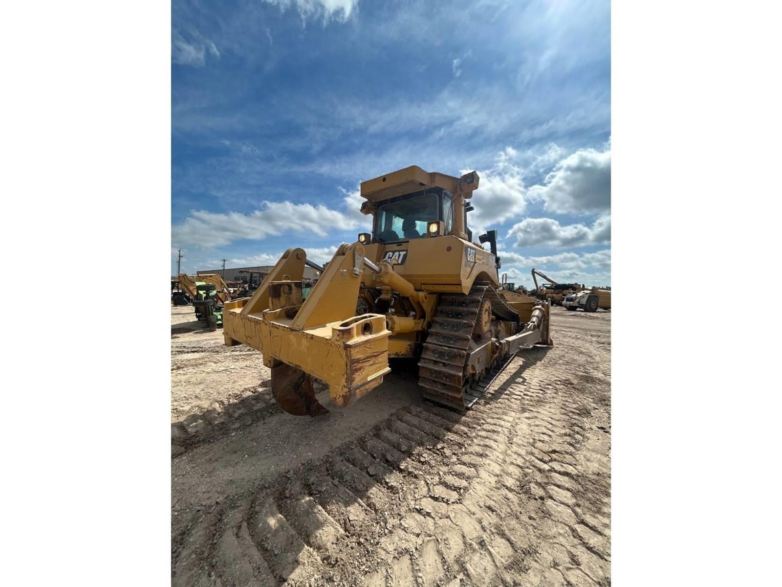 2013 Caterpillar D8 Dozers for sale in San Antonio, TX - listing photo 3 of 8
