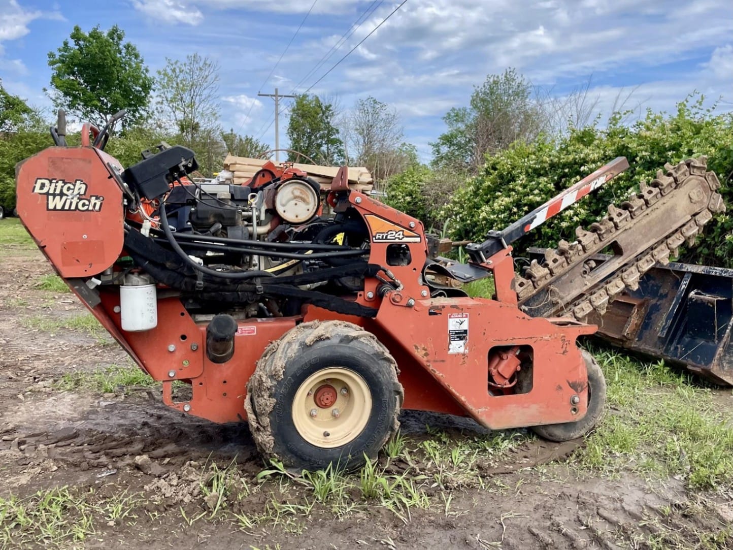 2013 Ditch Witch RT24 Trenchers for sale in Broken Arrow, OK - primary listing photo of 8
