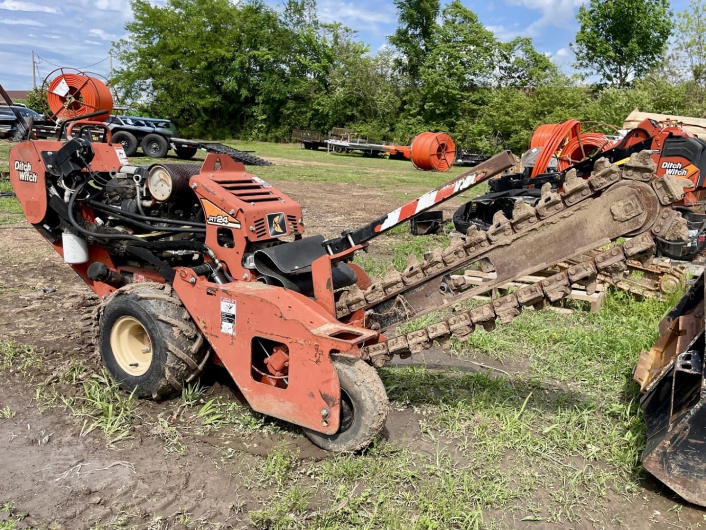 2013 Ditch Witch RT24 Trenchers for sale in Broken Arrow, OK - listing photo 2 of 8