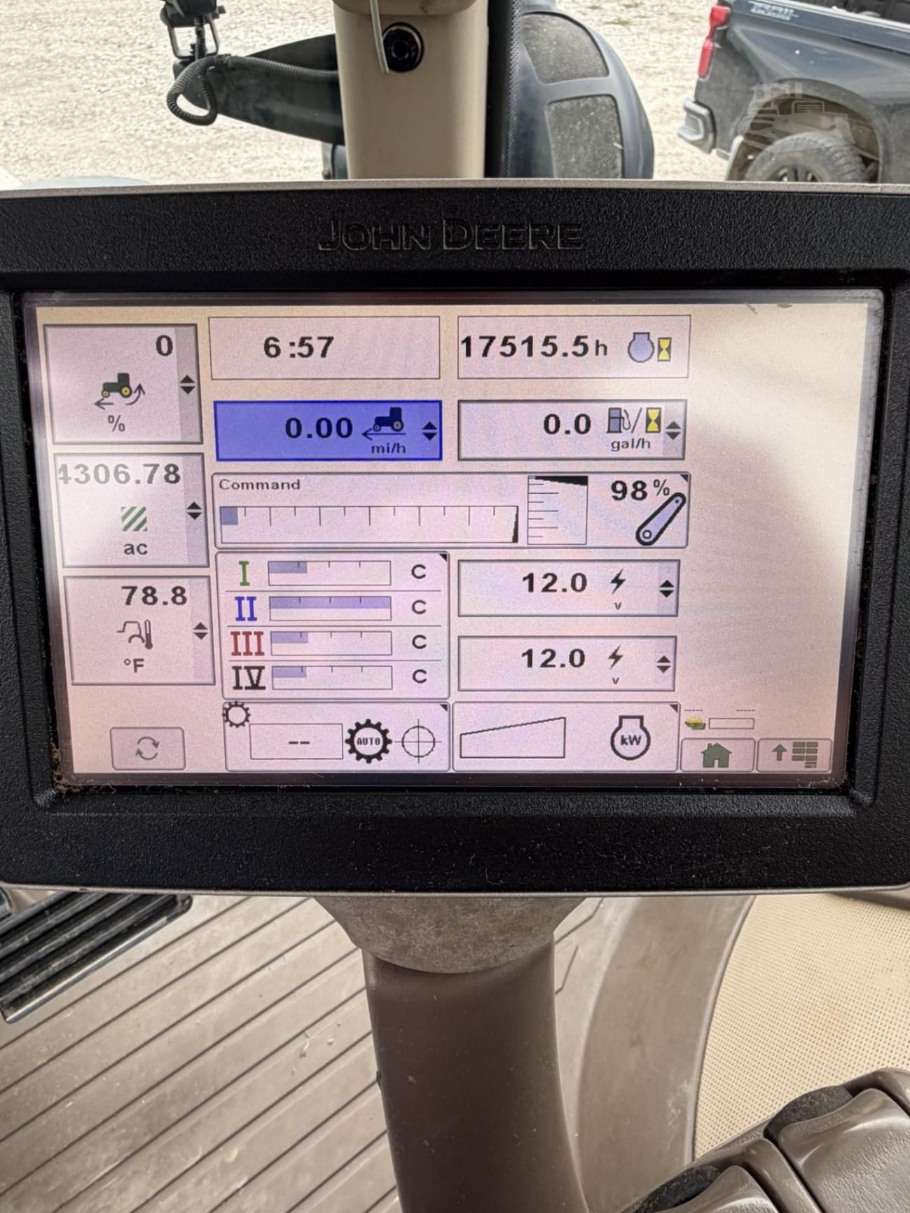 2013 John Deere 8235R Field Tractors Power for sale in Bedford, IA - listing photo 5 of 15