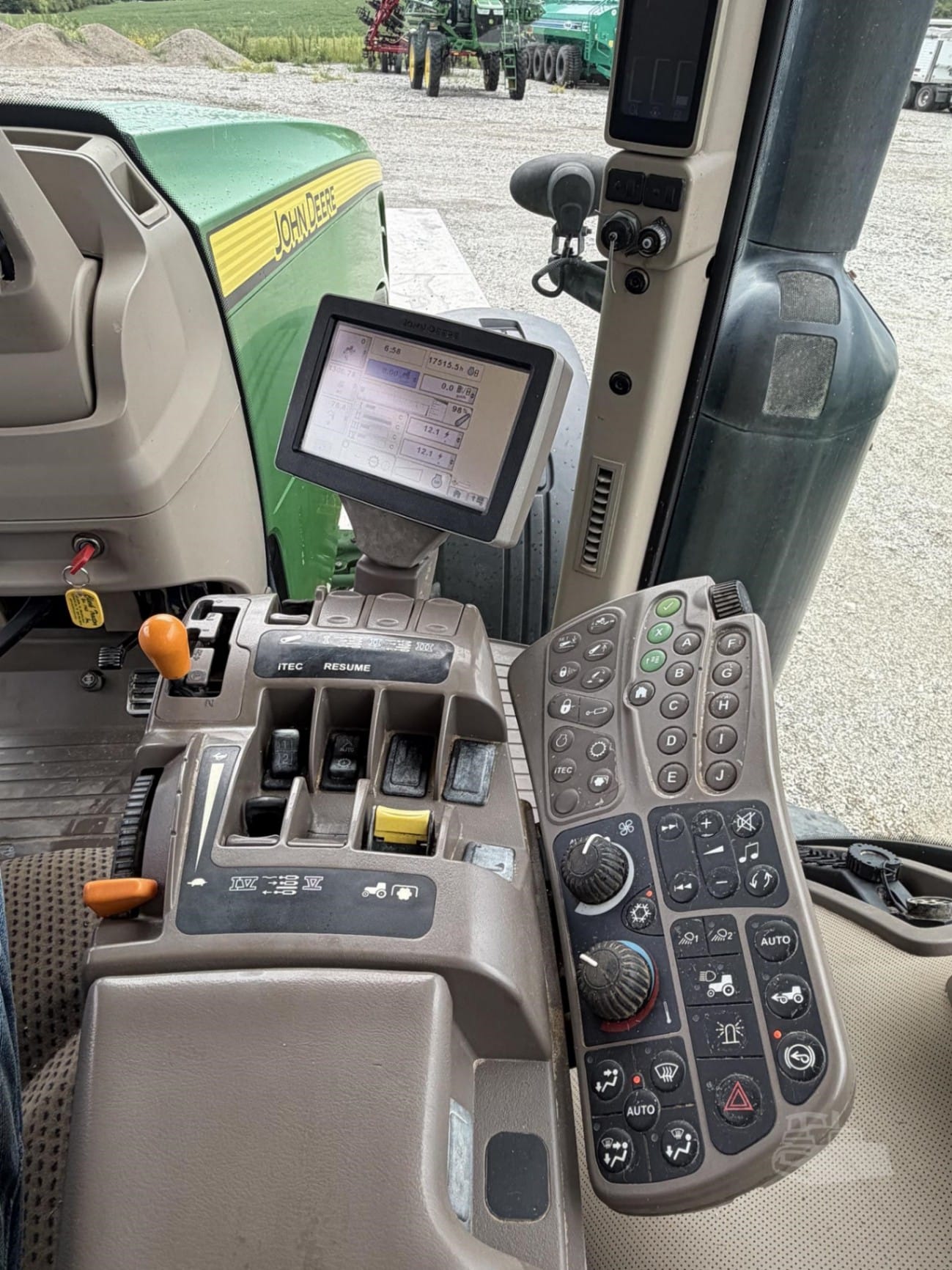 2013 John Deere 8235R Field Tractors Power for sale in Bedford, IA - listing photo 9 of 15