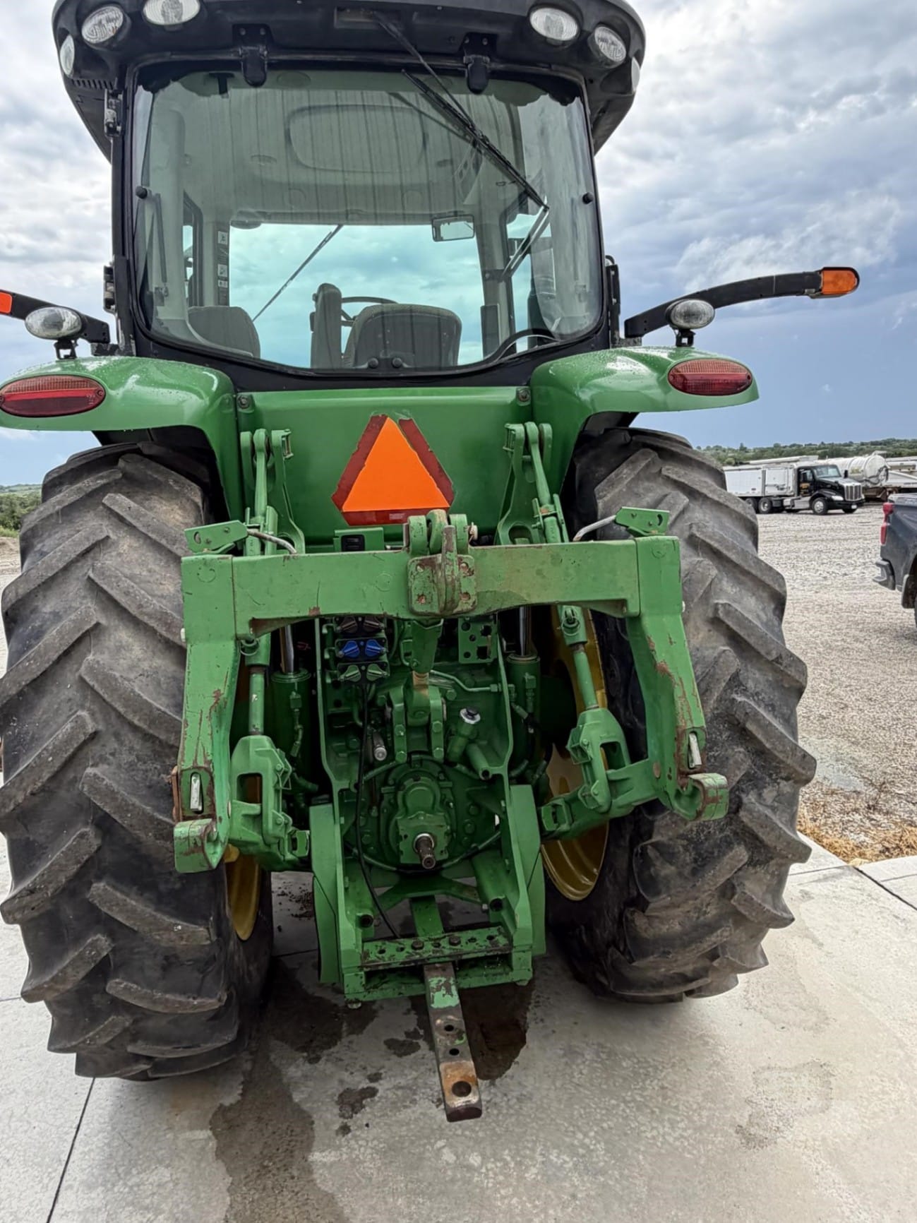 2013 John Deere 8235R Field Tractors Power for sale in Bedford, IA - listing photo 12 of 15