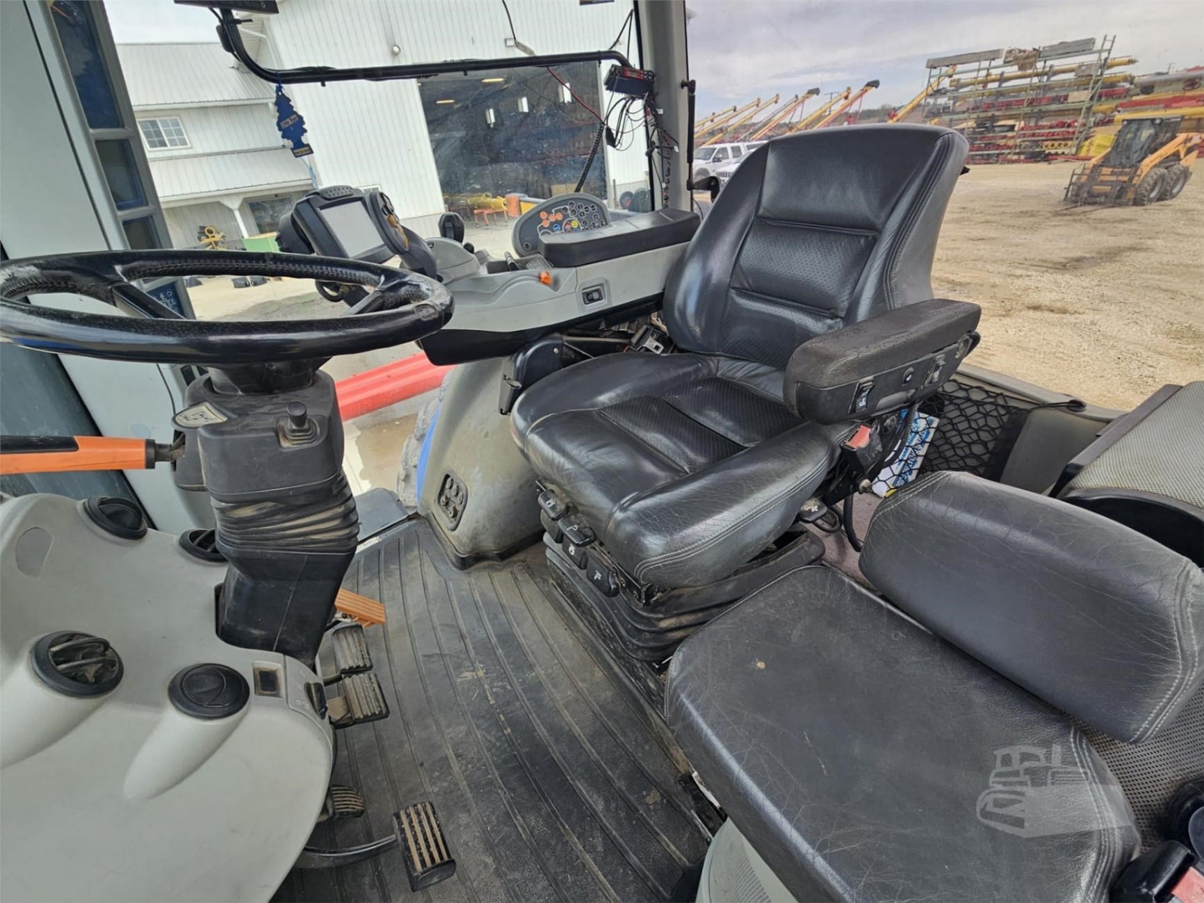 2013 New Holland T8.390 Field Tractors Power for sale in Cedar Falls, IA - listing photo 7 of 9