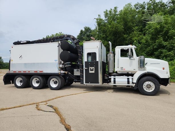 2013 Western Star 4900 Vacuum Truck Hydrovac Combo Jet for sale in Dubuque, IA - primary listing photo of 19