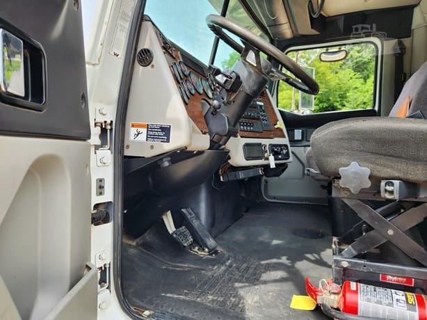 2013 Western Star 4900 Vacuum Truck Hydrovac Combo Jet for sale in Dubuque, IA - listing photo 12 of 19