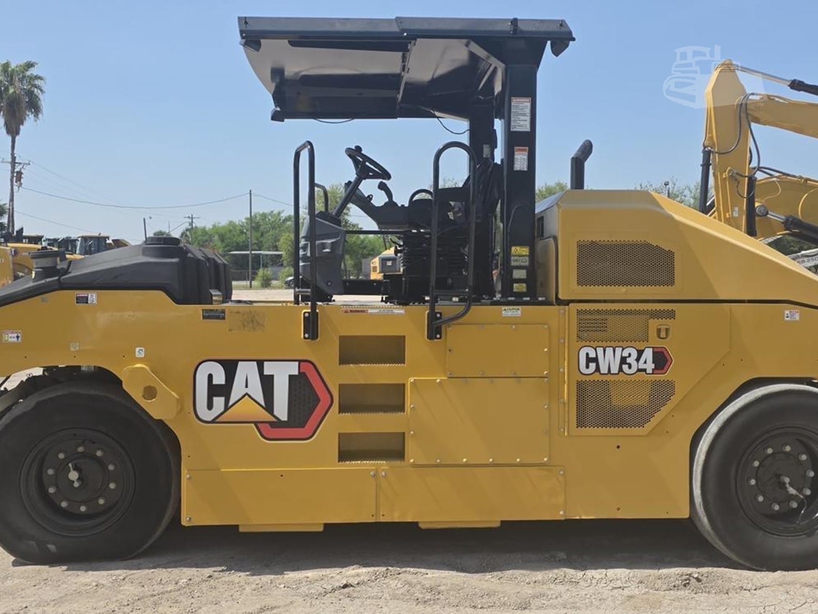 2014 Caterpillar CW34 Asphalt Rollers for sale in Houston, TX - listing photo 2 of 8