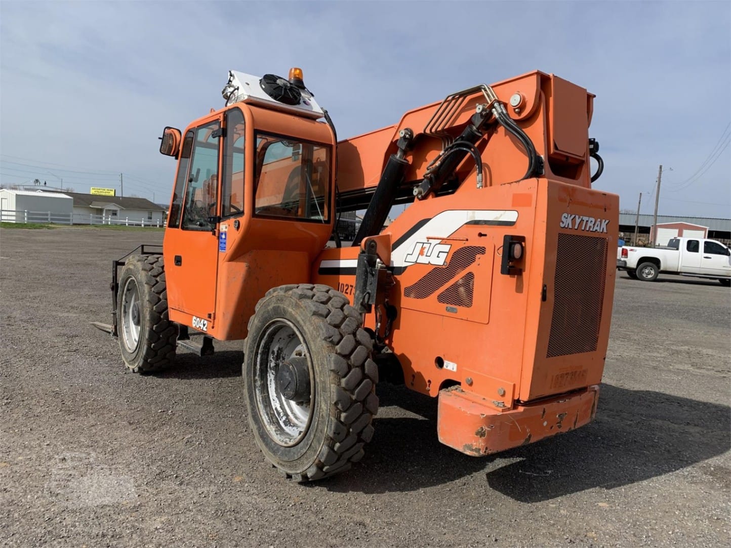 2014 SkyTrak (JLG) skytrak-jlg-6042 Telehandler Telescopic Forklift for sale in McAlester, OK - listing photo 4 of 8