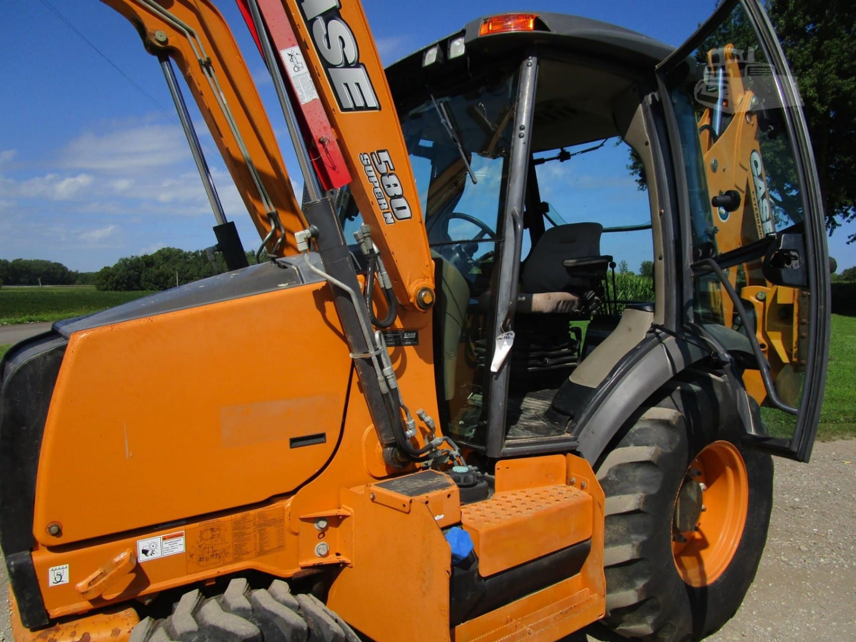 2015 CASE 580 Super N Backhoe Loaders for sale in St Joseph, MO - listing photo 3 of 6