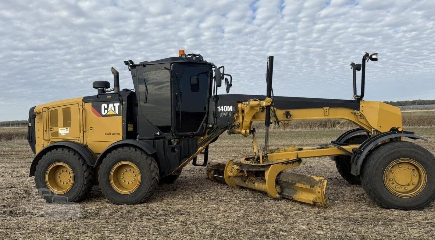 2015 Caterpillar 140 Motor Graders for sale in Mount Sterling, IL - primary listing photo of 8