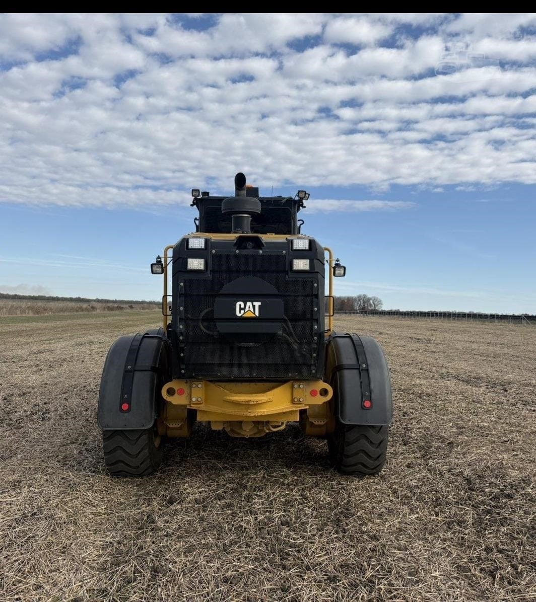 2015 Caterpillar 140 Motor Graders for sale in Mount Sterling, IL - listing photo 2 of 8