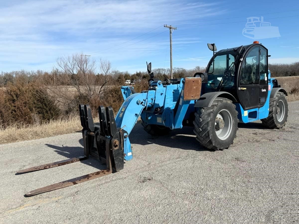 2015 Genie GTH4018 Telehandler Telescopic Forklift for sale in Severy, KS - primary listing photo of 8