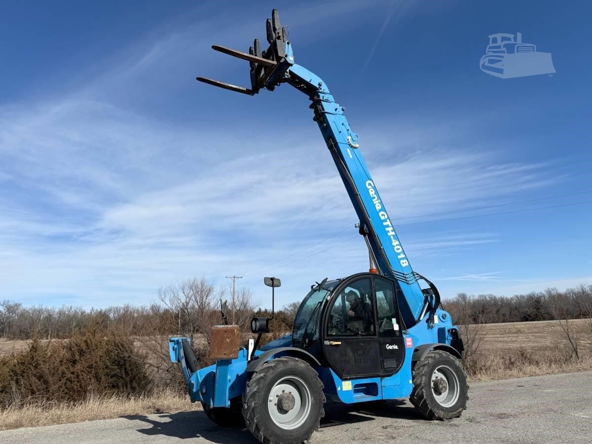 2015 Genie GTH4018 Telehandler Telescopic Forklift for sale in Severy, KS - listing photo 3 of 8