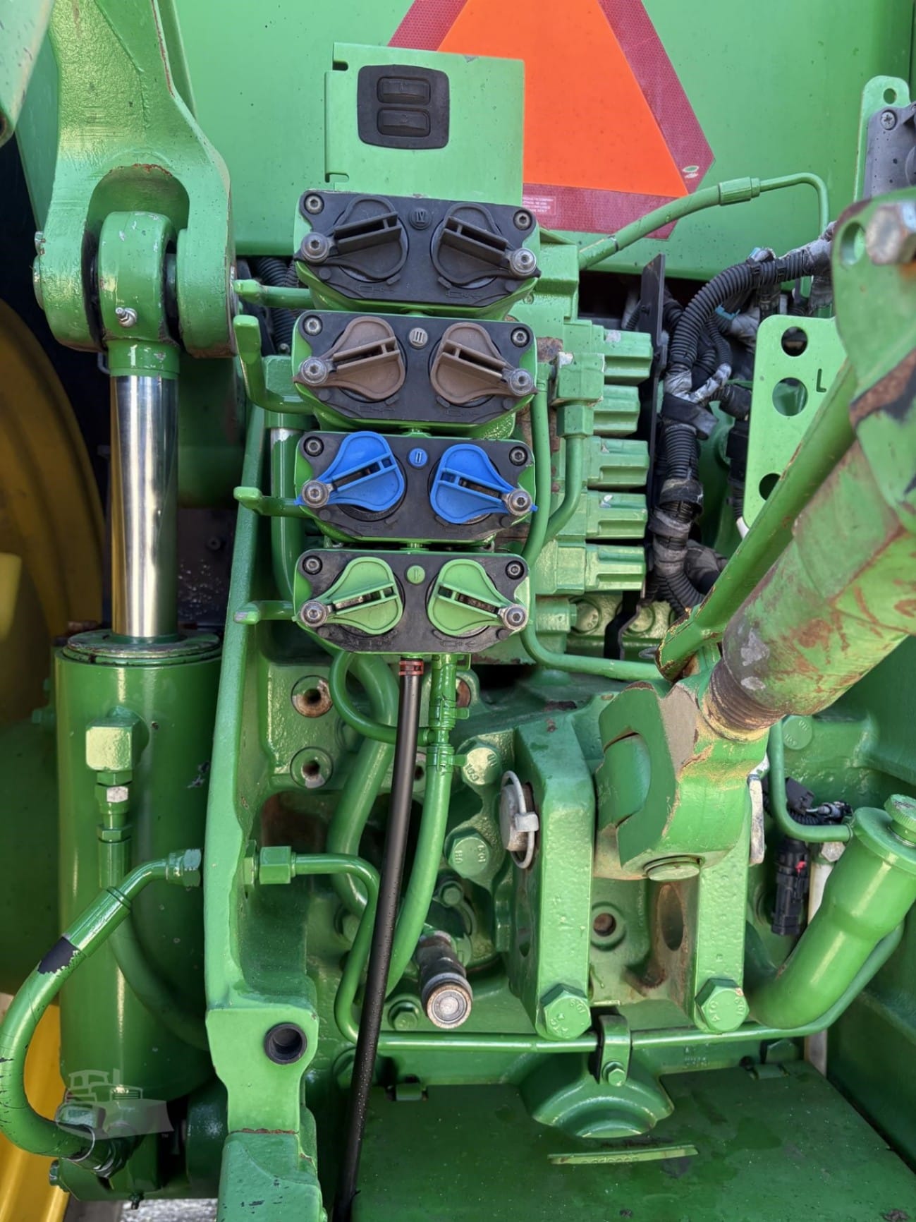 2015 John Deere 8295R Field Tractors Power for sale in Bedford, IA - listing photo 4 of 11