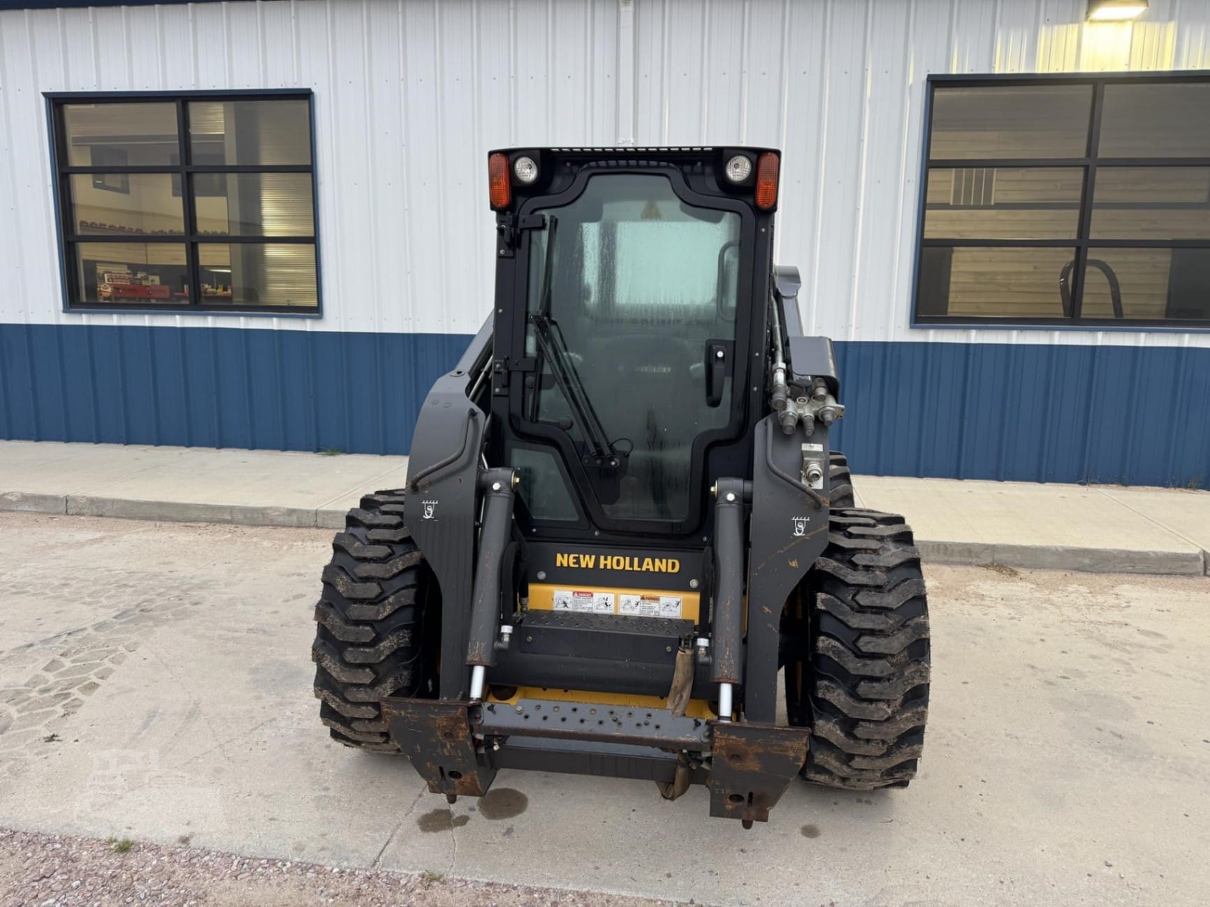 2015 New Holland L230 Skid Steer Loaders for sale in Bassett, NE - listing photo 2 of 8