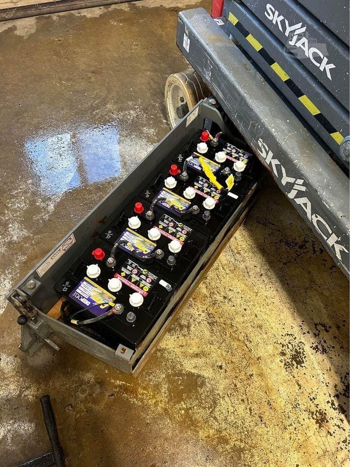 2015 Skyjack skyjack-sj3219 Scissor Lift Electric for sale in Mount Ayr, IA - listing photo 6 of 6