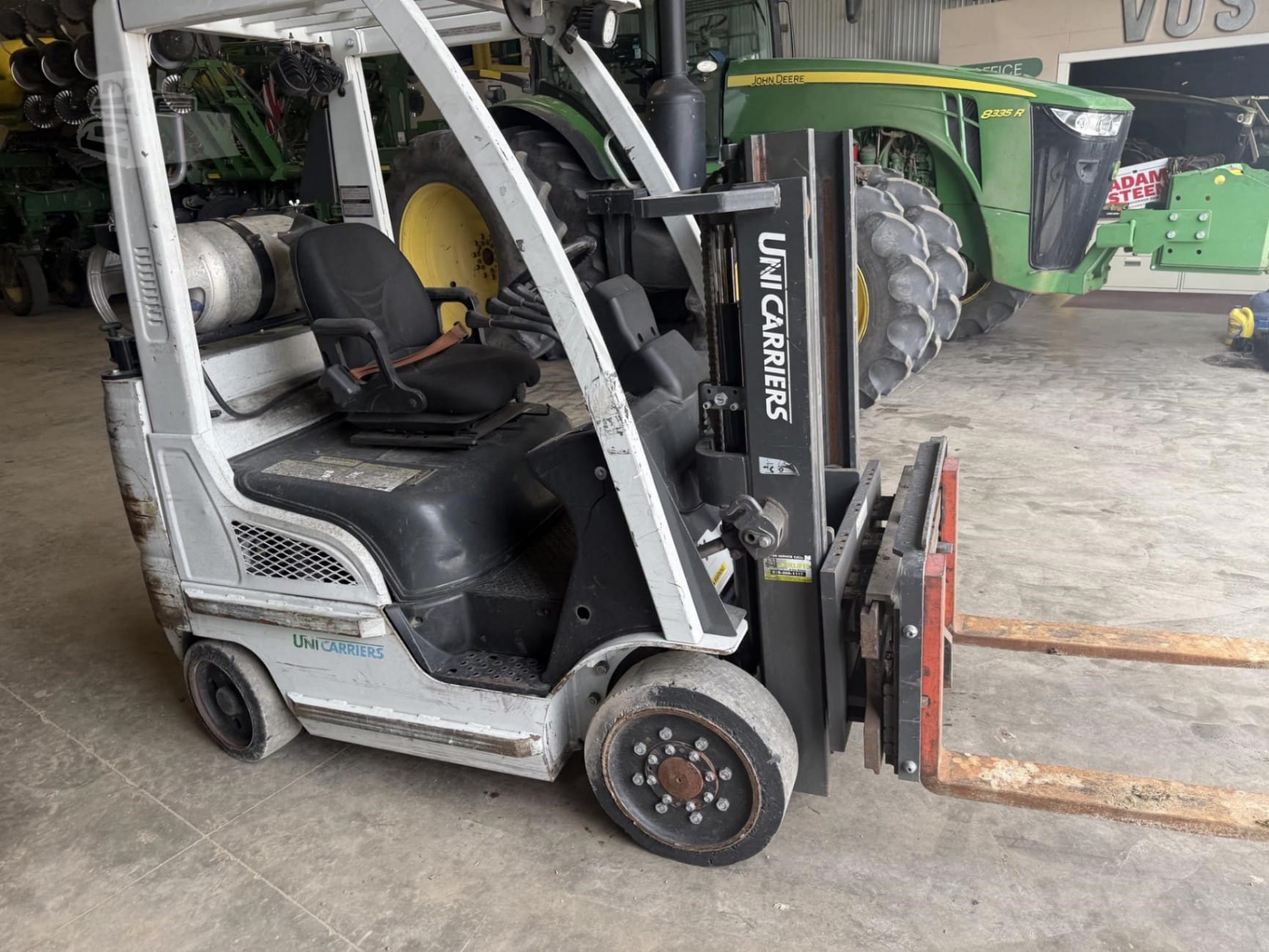 2015 Unicarriers CF40 Telehandlers Forklifts for sale in Newton, IA - primary listing photo of 30