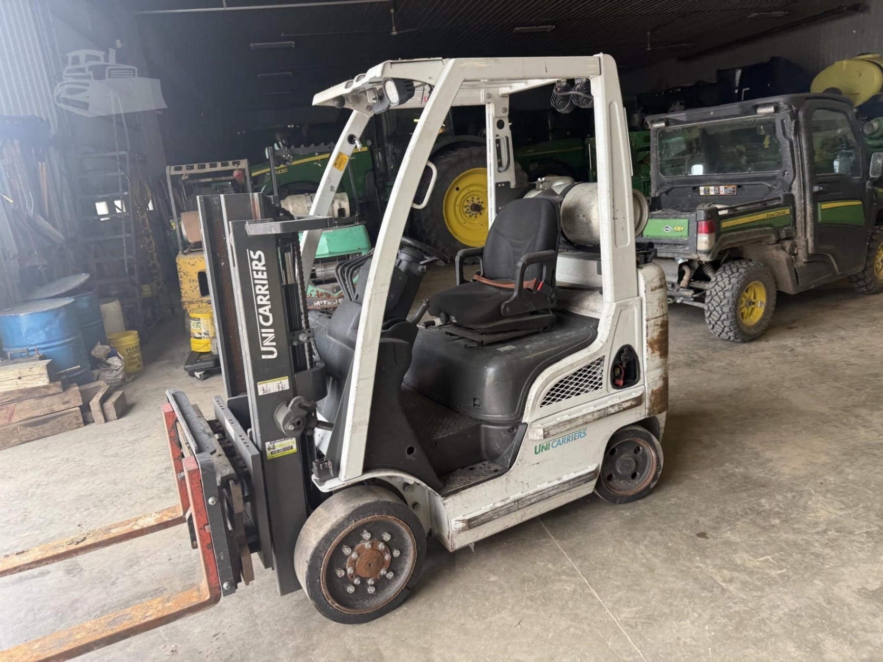 2015 Unicarriers CF40 Telehandlers Forklifts for sale in Newton, IA - listing photo 2 of 30