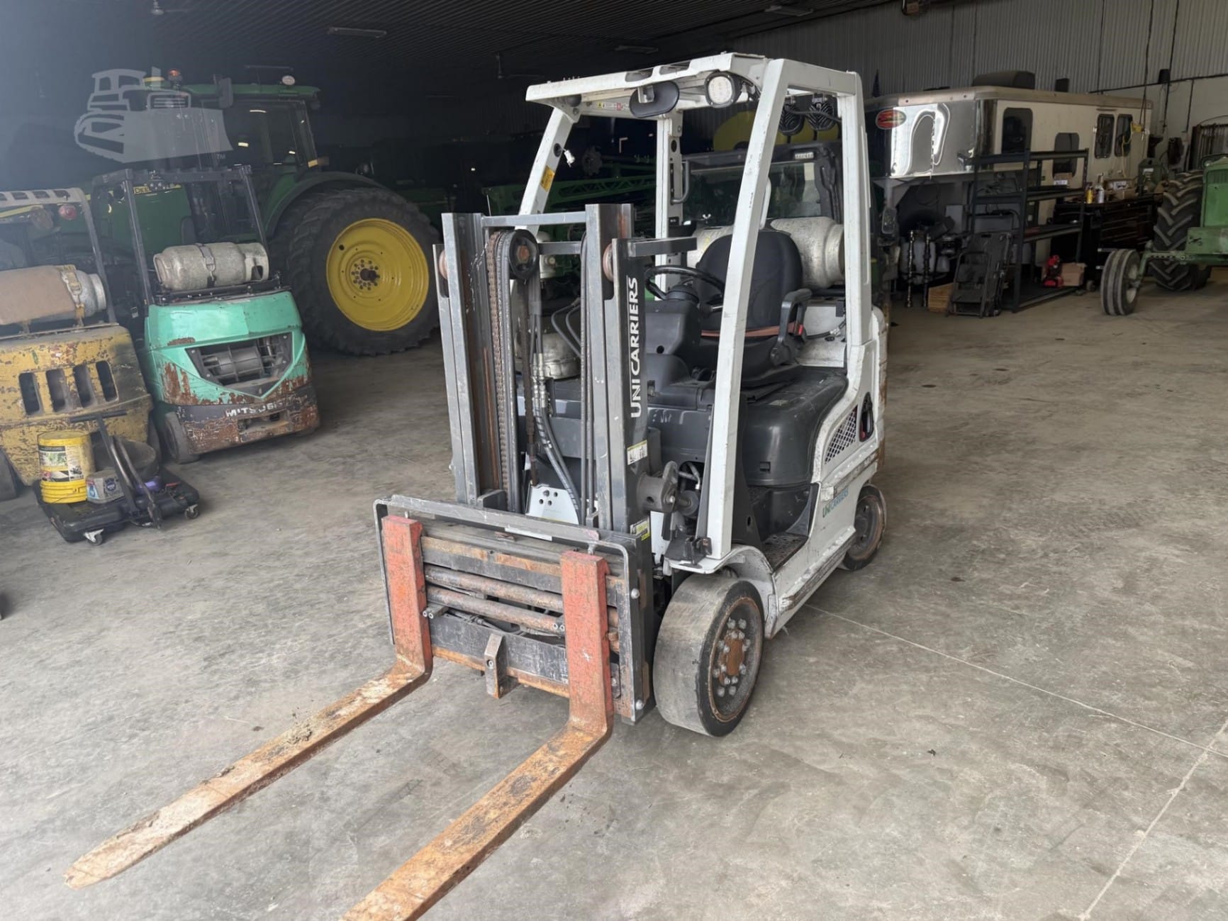 2015 Unicarriers CF40 Telehandlers Forklifts for sale in Newton, IA - listing photo 3 of 30