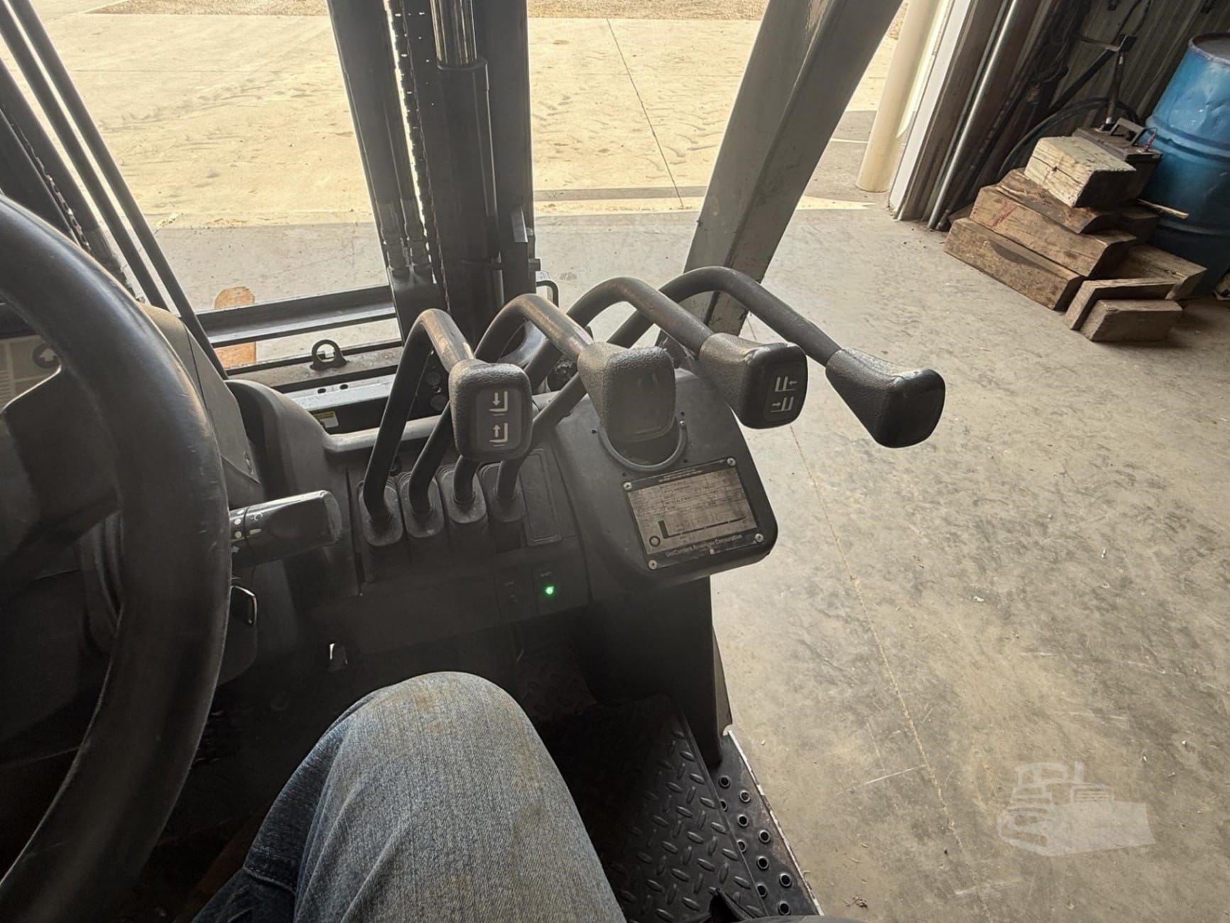 2015 Unicarriers CF40 Telehandlers Forklifts for sale in Newton, IA - listing photo 27 of 30