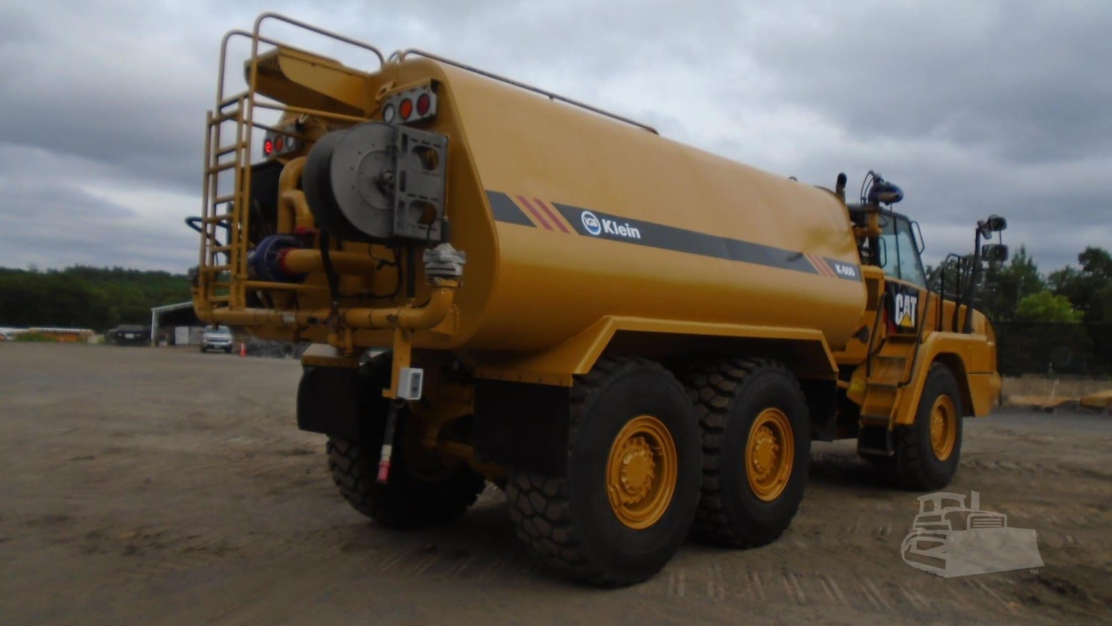 2016 Caterpillar 730C Water Truck for sale in Windham, NH - listing photo 3 of 7