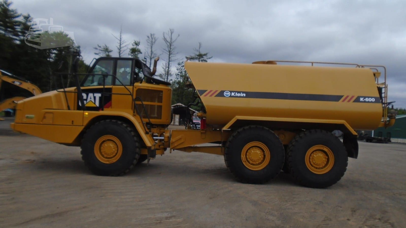 2016 Caterpillar 730C Water Truck for sale in Windham, NH - listing photo 5 of 7