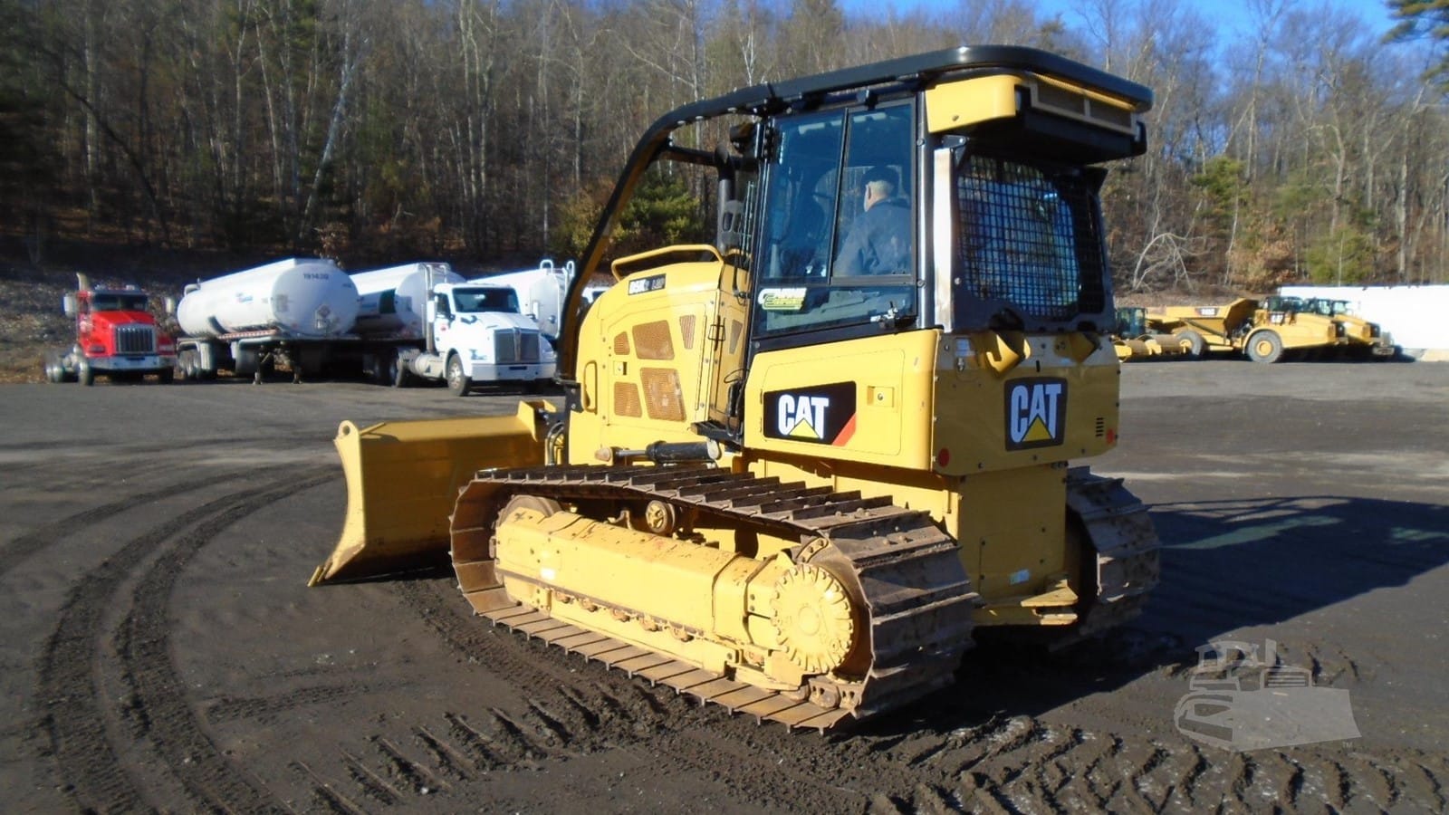 2016 Caterpillar D5K2 LGP Dozers for sale in Windham, NH - listing photo 2 of 6