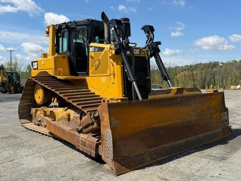 2016 Caterpillar D6T LGP Dozers for sale in Walnutport, PA - primary listing photo of 8