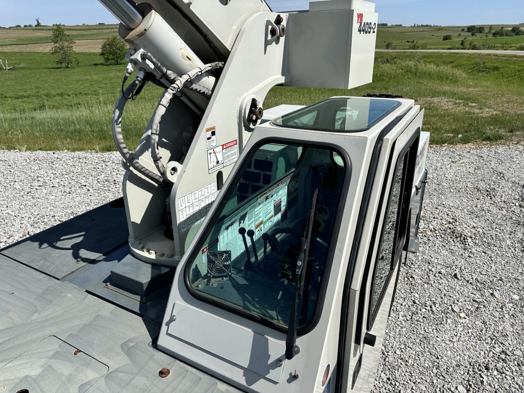 2016 Grove YB4409-2 Cranes Mobile for sale in Wellman, IA - listing photo 13 of 28
