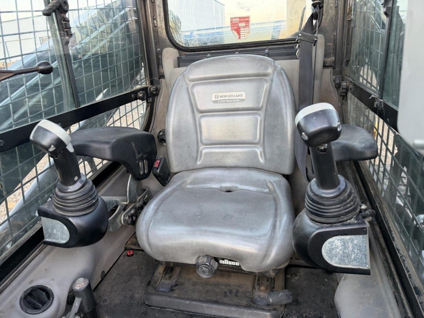 2016 New Holland L228 Skid Steer Loaders for sale in McCook, NE - listing photo 5 of 8
