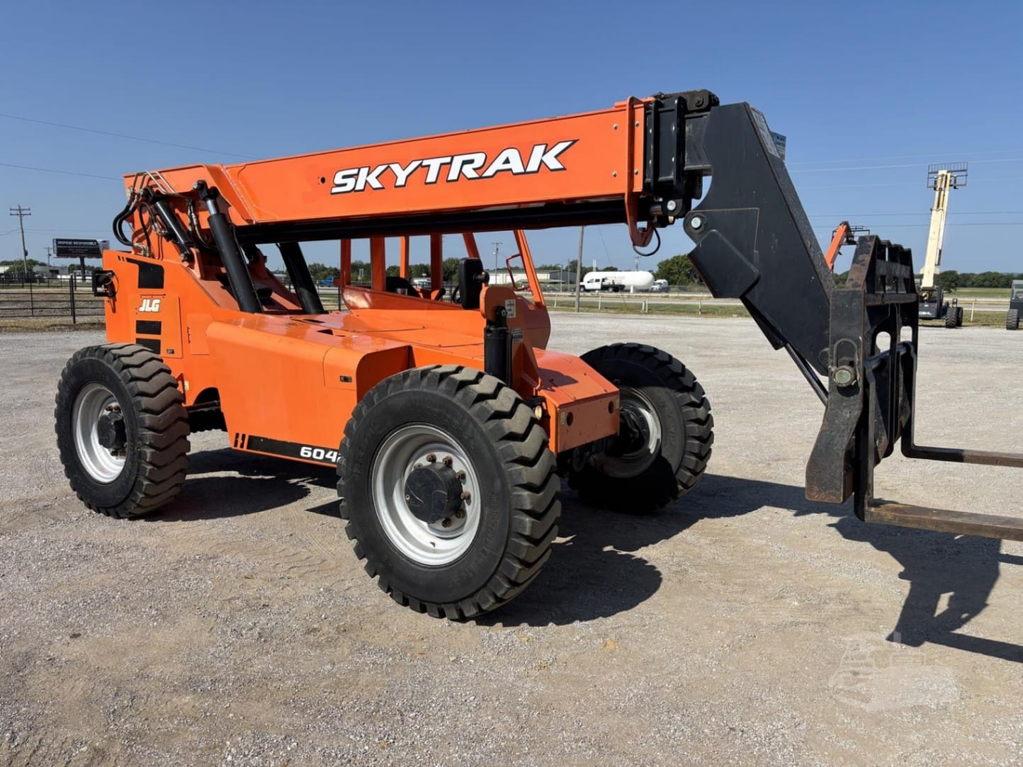 2016 SkyTrak (JLG) skytrak-jlg-6042 Telehandler Telescopic Forklift for sale in Mounds, OK - listing photo 4 of 7