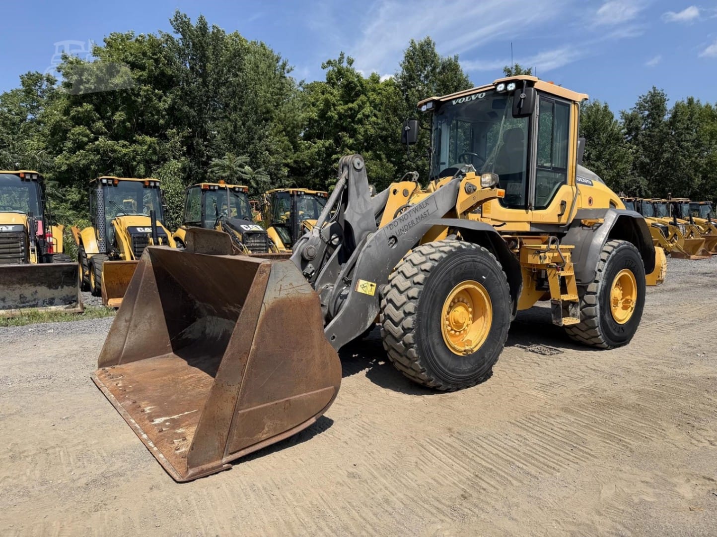 2016 Volvo L90H Wheel Loaders for sale in Harrisburg, PA - primary listing photo of 8
