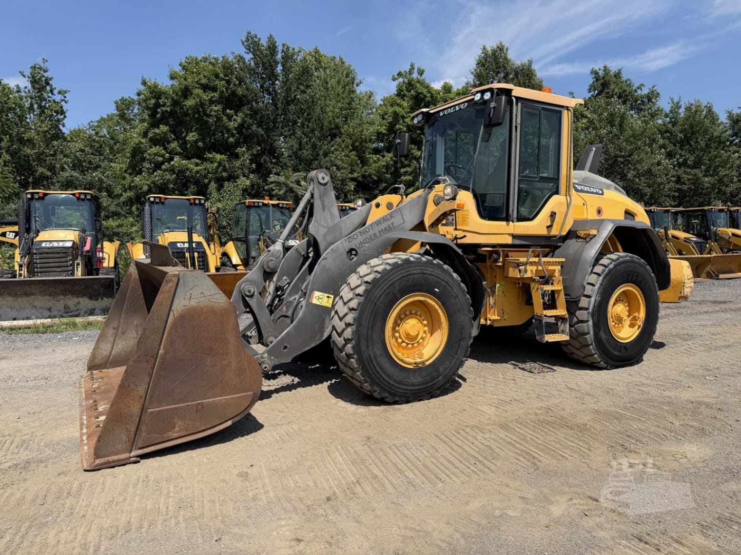 2016 Volvo L90H Wheel Loaders for sale in Harrisburg, PA - listing photo 2 of 8
