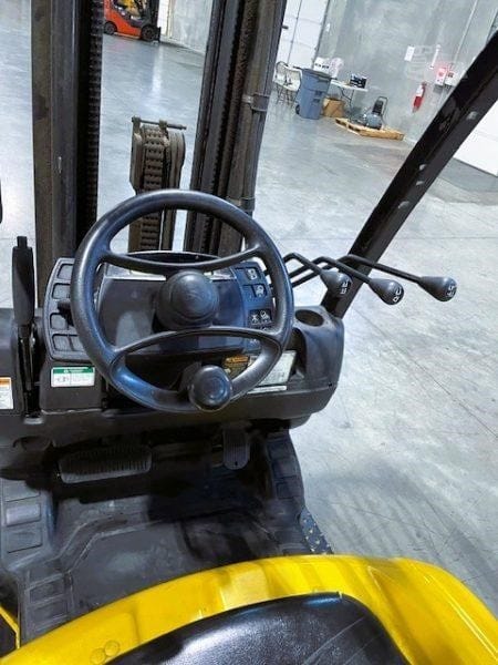 2016 Yale GLC040SVX Industrial Forklift Counterbalance for sale in Grimes, IA - listing photo 5 of 10