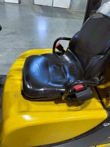 2016 Yale GLC040SVX Industrial Forklift Counterbalance for sale in Grimes, IA - listing photo 6 of 10