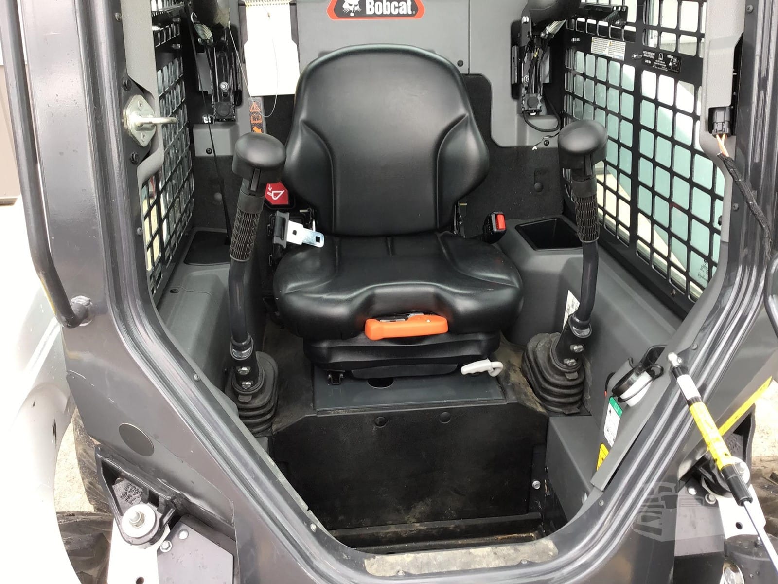 2017 Bobcat T595 Track Loaders for sale in Sioux City, IA - listing photo 6 of 8