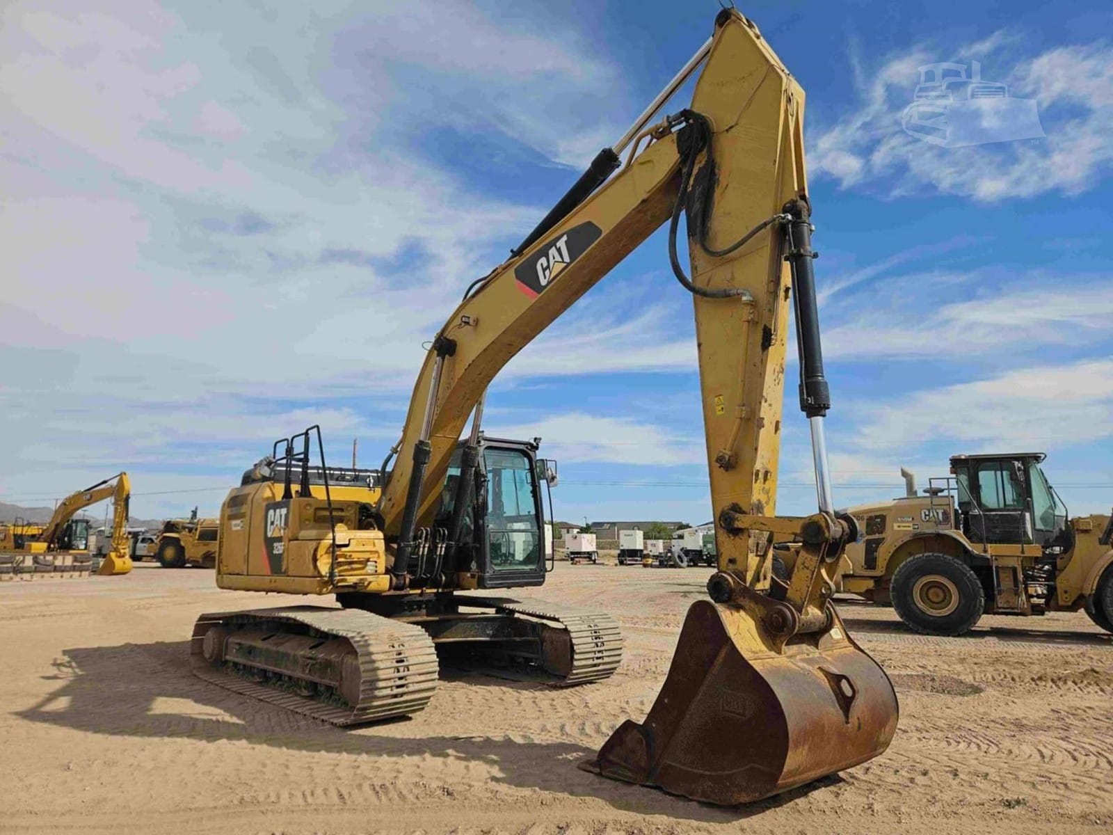 2017 Caterpillar 326FL Excavators for sale in El Paso, TX - listing photo 2 of 8