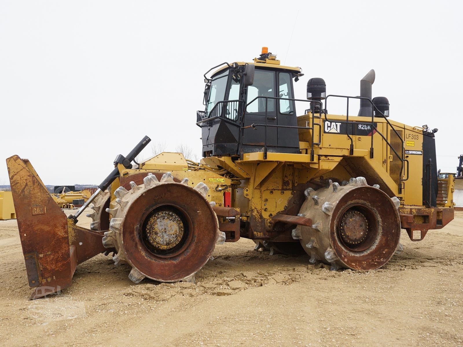 2017 Caterpillar 826K Padfoot Trench Compaction for sale in Bellevue, IA - listing photo 3 of 8