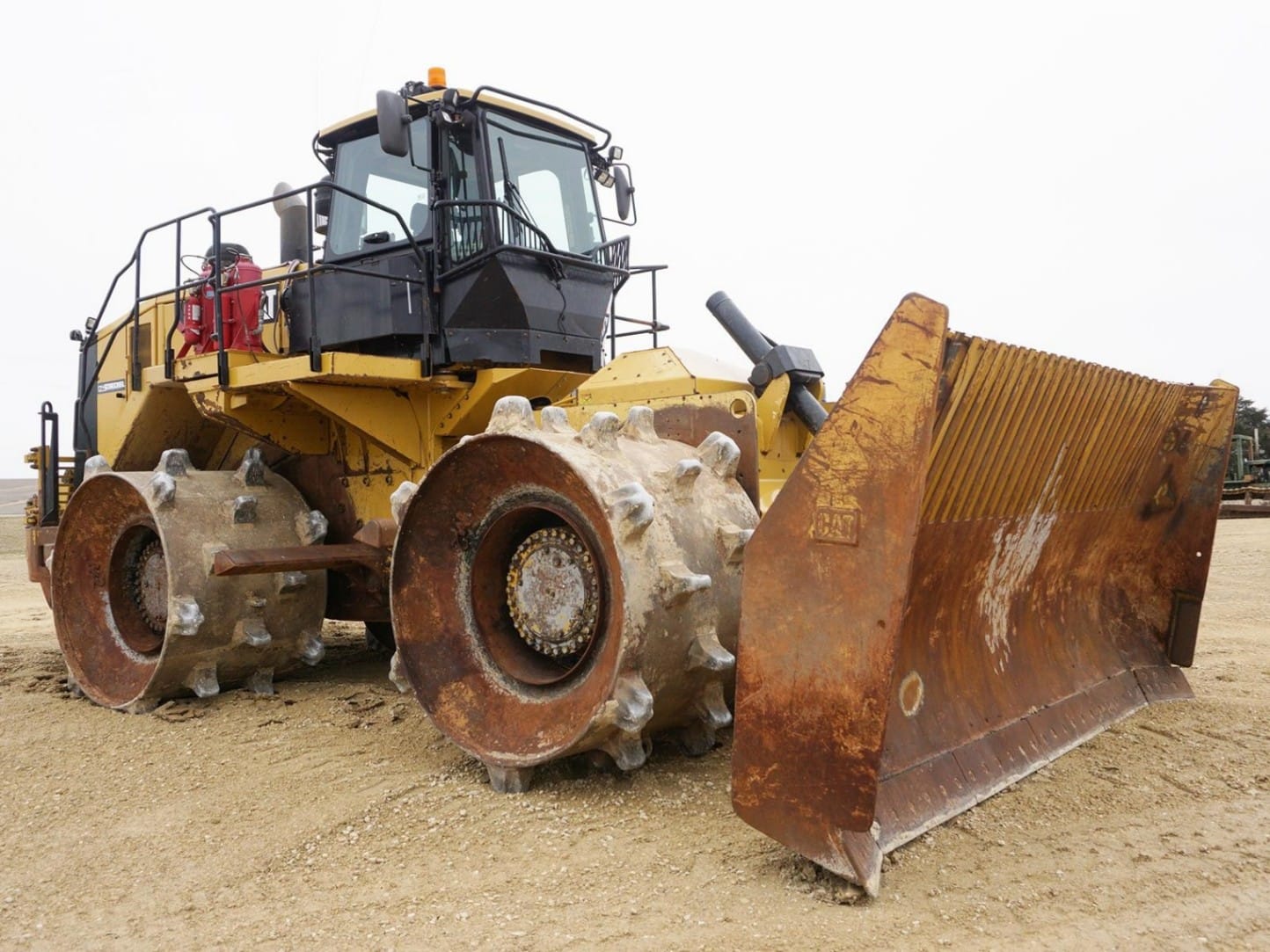 2017 Caterpillar 826K Padfoot Trench Compaction for sale in Bellevue, IA - listing photo 6 of 8