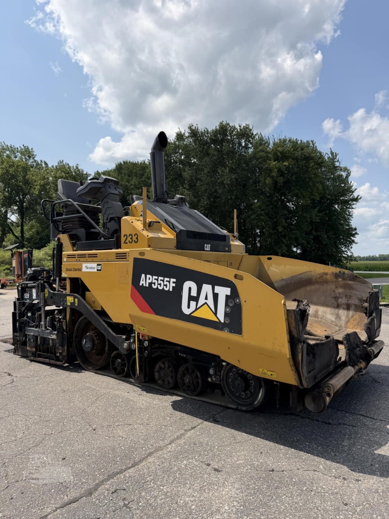 2017 Caterpillar AP-555F Asphalt Pavers for sale in Flat Rock, IN - listing photo 2 of 6