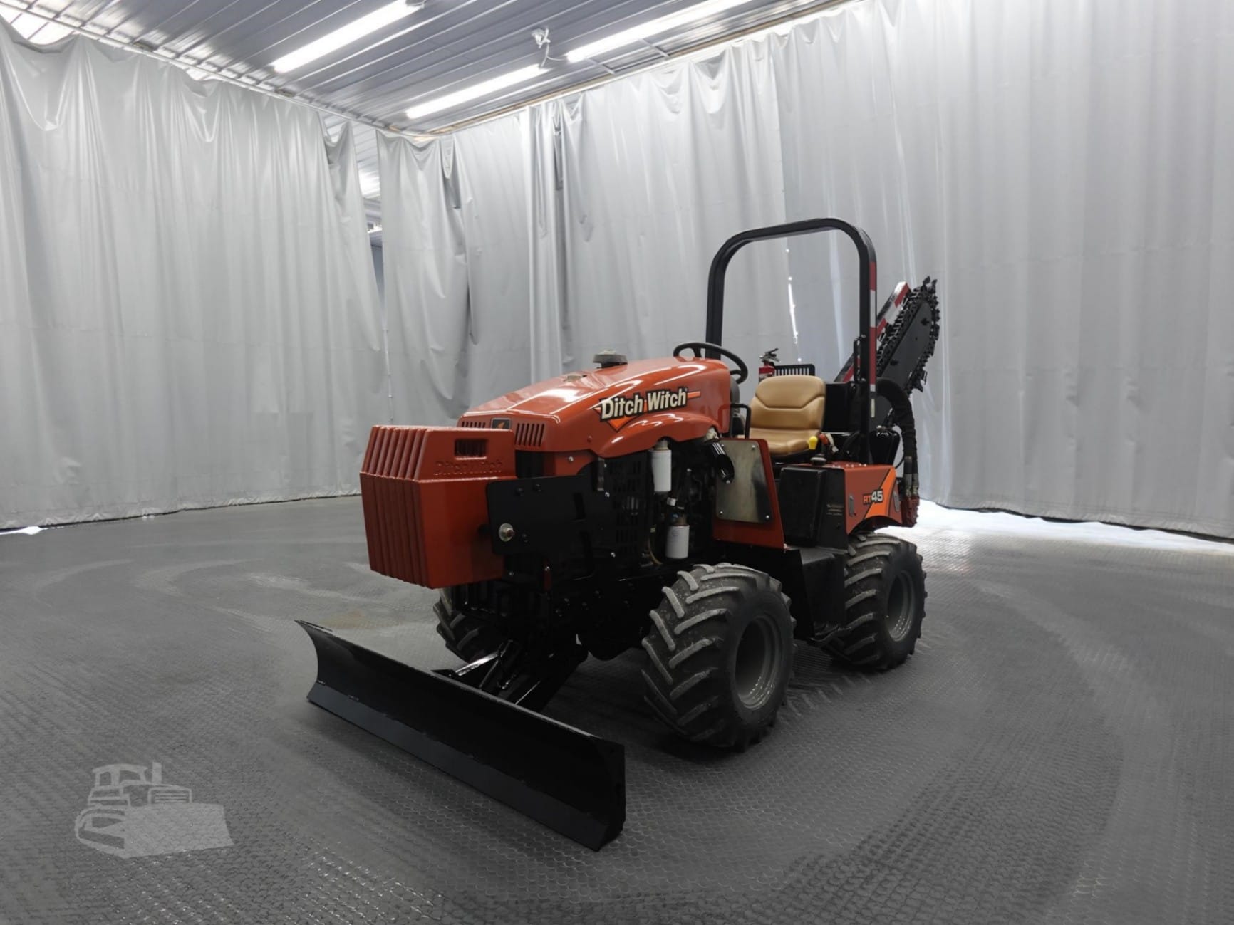 2017 Ditch Witch RT45 Trenchers for sale in Clinton, IL - listing photo 2 of 8