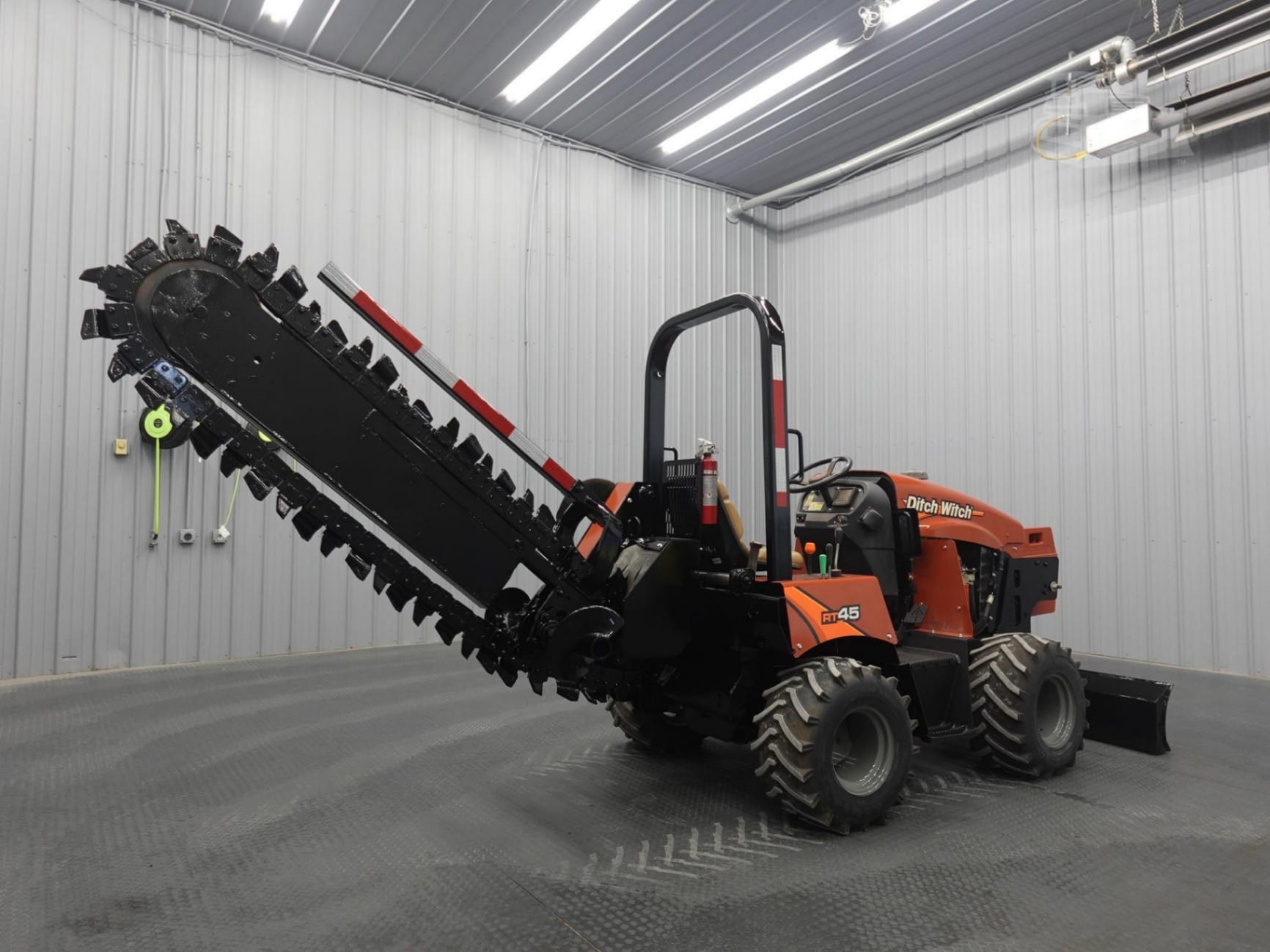 2017 Ditch Witch RT45 Trenchers for sale in Clinton, IL - listing photo 5 of 8