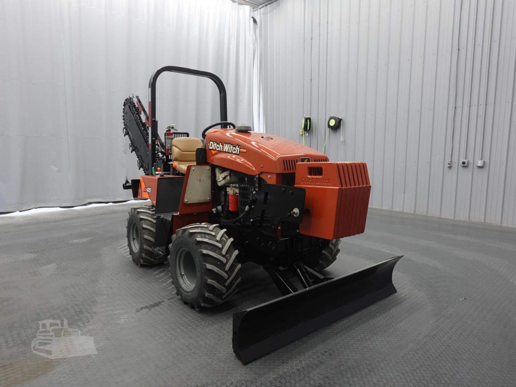 2017 Ditch Witch RT45 Trenchers for sale in Clinton, IL - listing photo 6 of 8