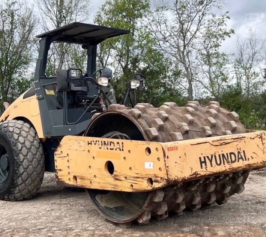 2017 Hyundai HR110C-9 Compact Equipment for sale in Magnolia, TX - listing photo 2 of 4