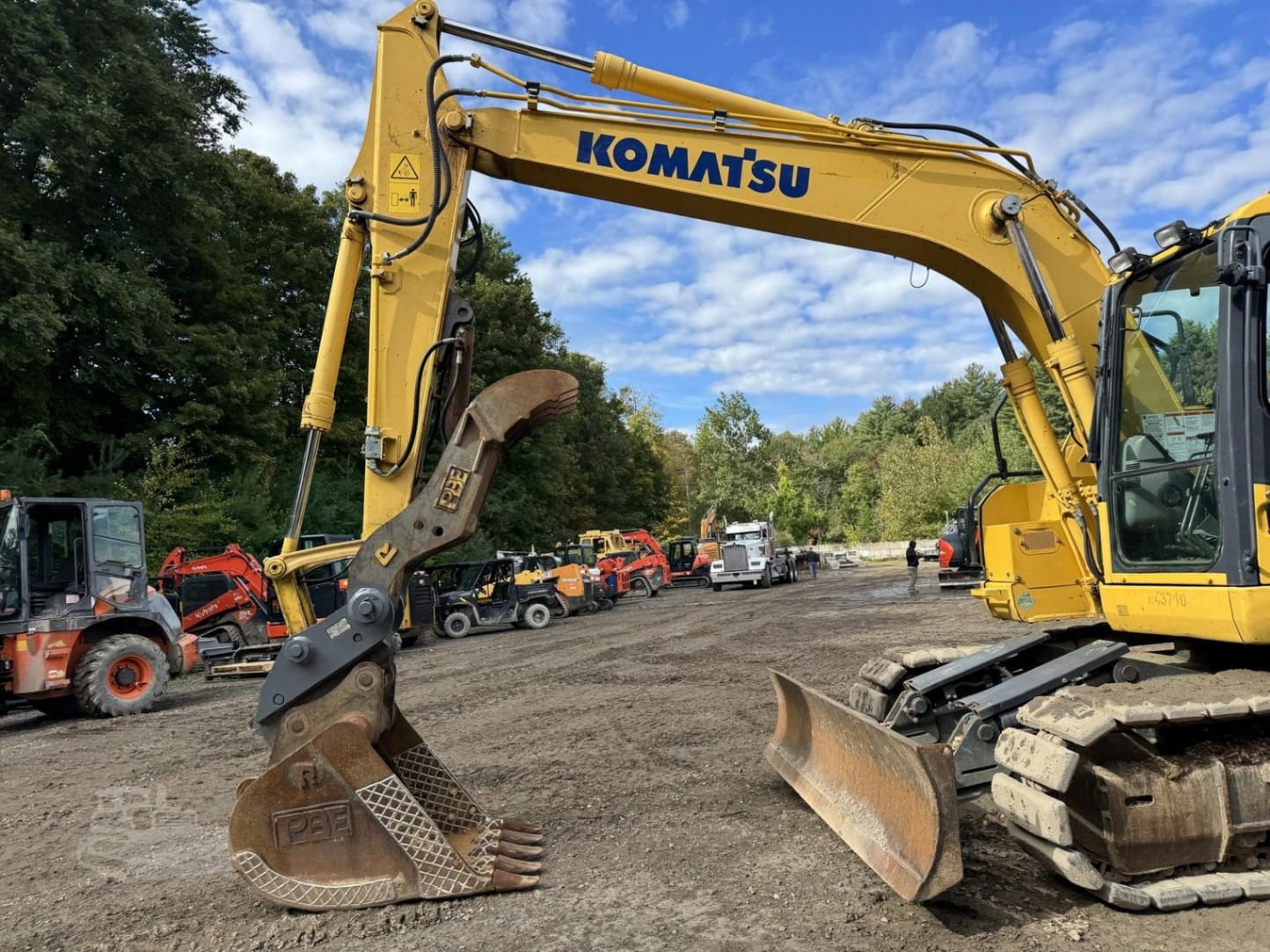 2017 Komatsu PC138US LC-11 Excavators for sale in Greenfield Center, NY - listing photo 3 of 10