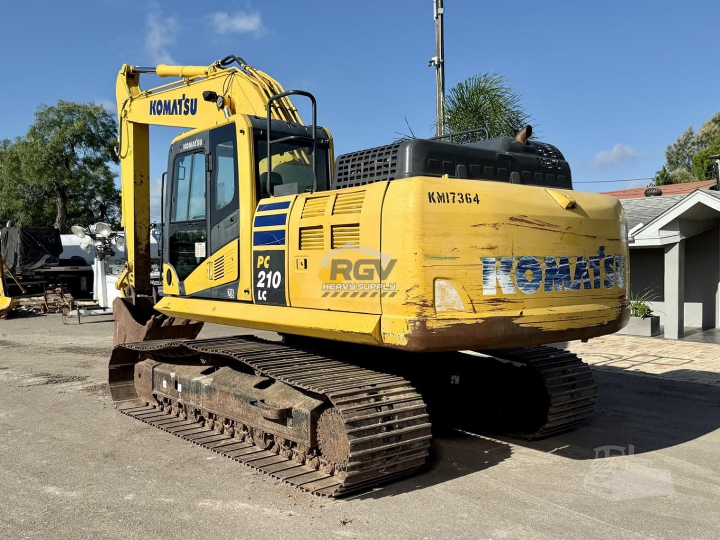 2017 Komatsu PC210LC-11 Excavators for sale in Olmito, TX - listing photo 5 of 8