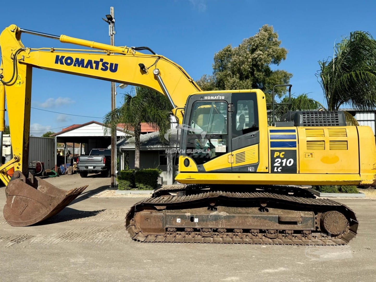 2017 Komatsu PC210LC-11 Excavators for sale in Olmito, TX - listing photo 6 of 8