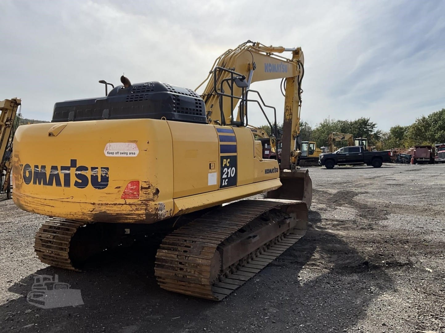 2017 Komatsu PC210LC-11 Excavators for sale in Pittston Township, PA - listing photo 5 of 8