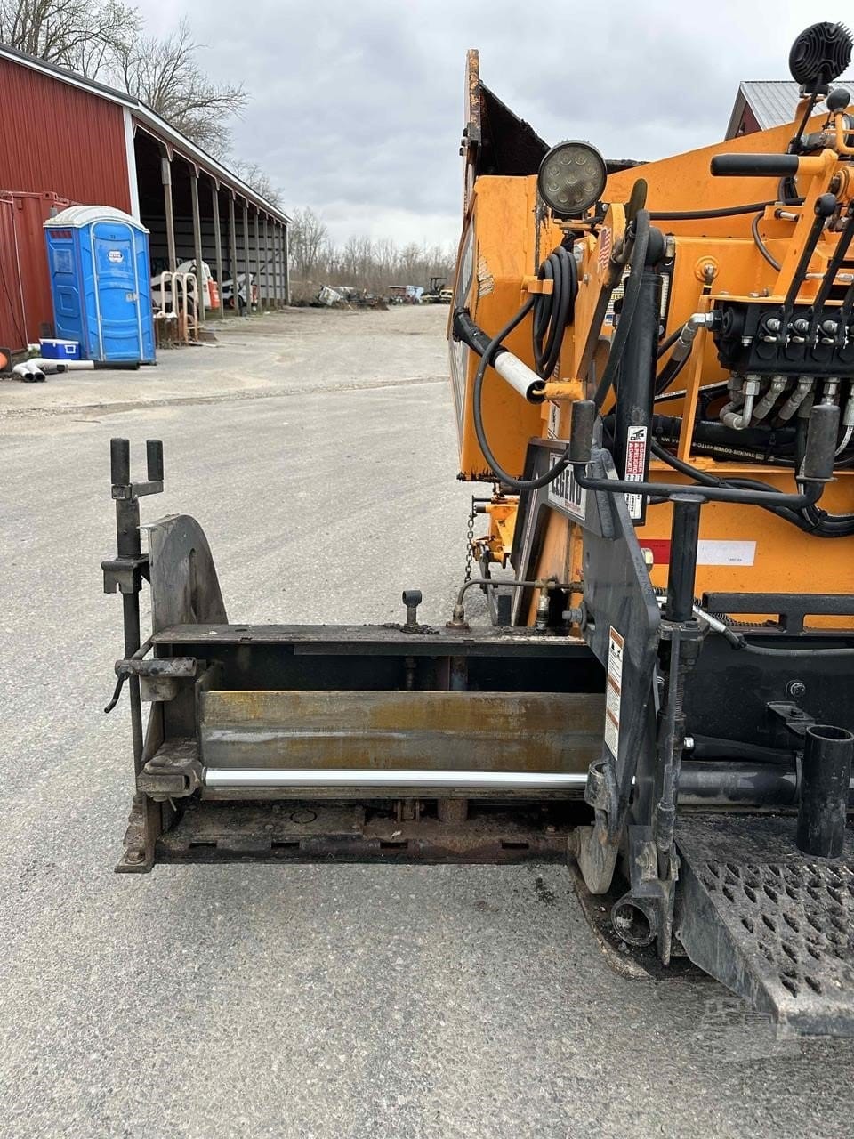 2017 Leeboy 1000G Asphalt Pavers for sale in Flat Rock, IN - listing photo 8 of 8