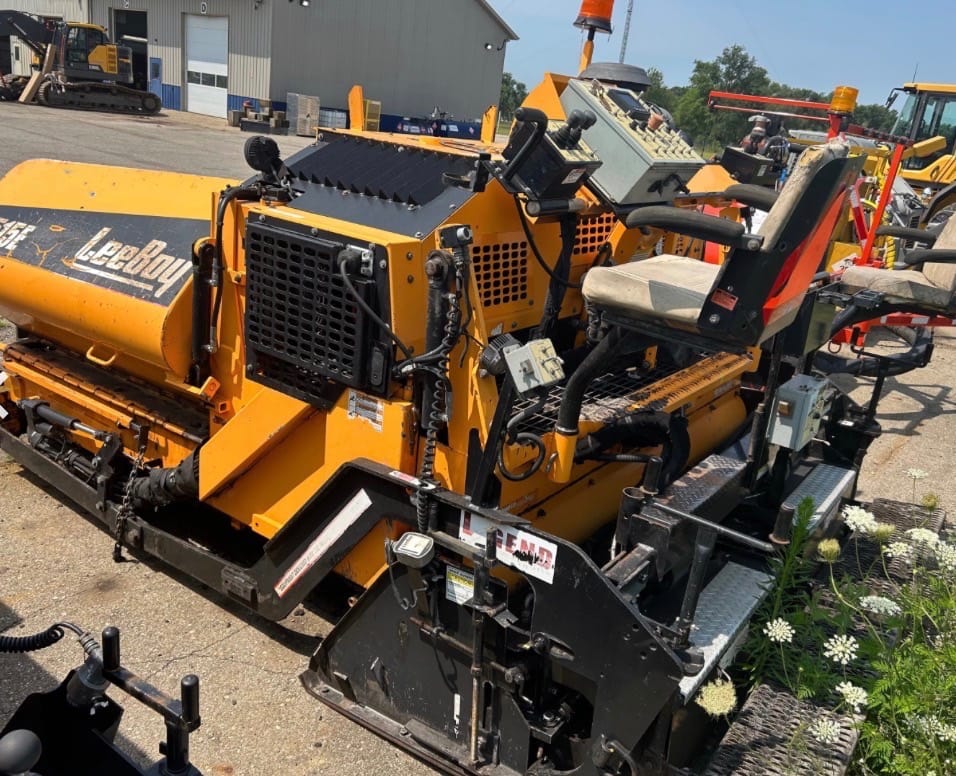 2017 Leeboy 8515E Asphalt Pavers for sale in City, MO - listing photo 2 of 3